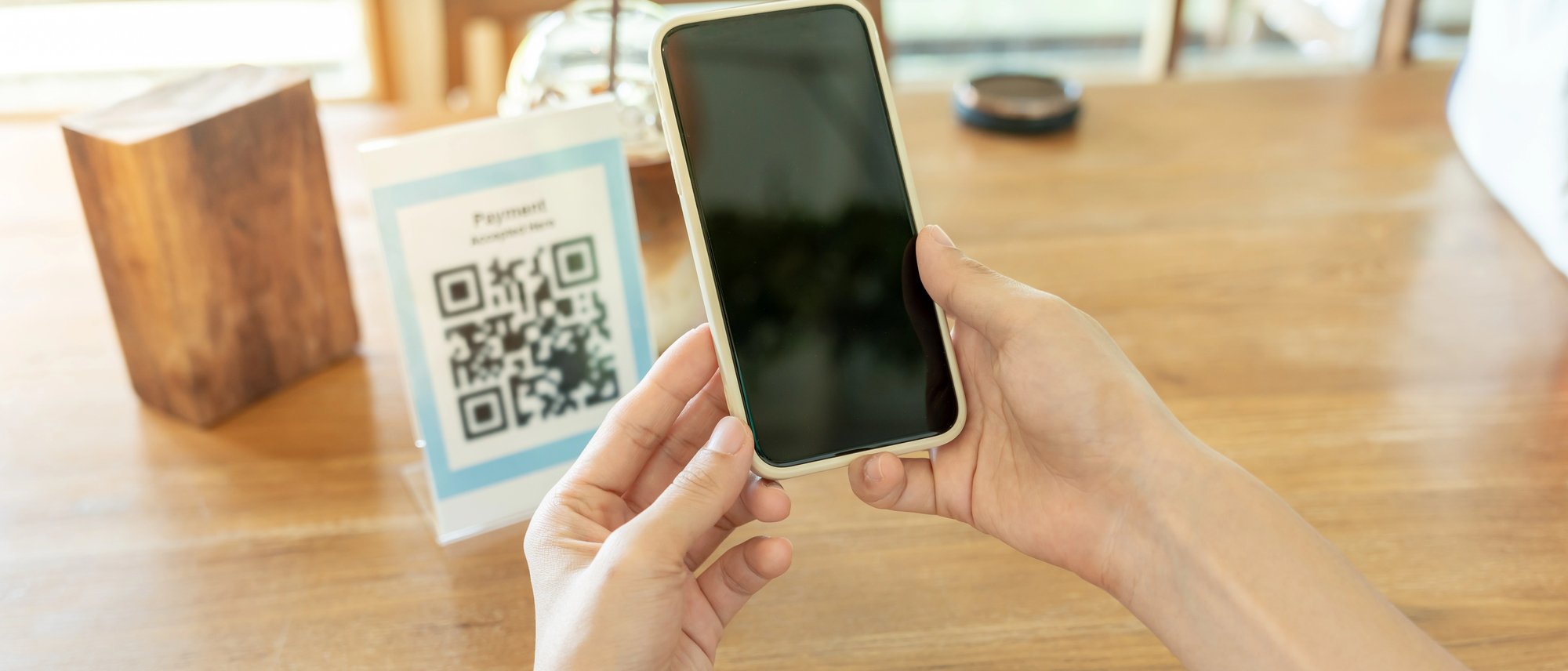 QR-code-for-review-in-dental-office